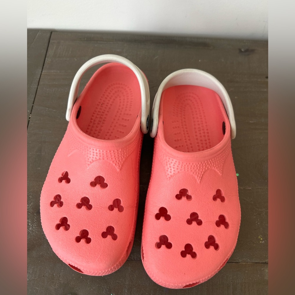 CROCS MICKEY MOUSE Coral Slip-On Clogs with White Strap